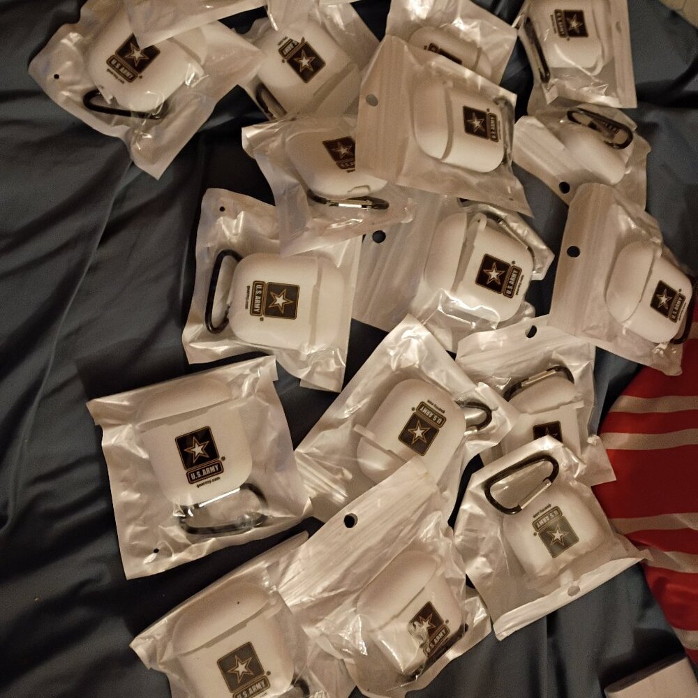 I have 19 headphones cases new and all is new have dishwasher soap